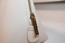 Load image into Gallery viewer, Oyster makeup bag
