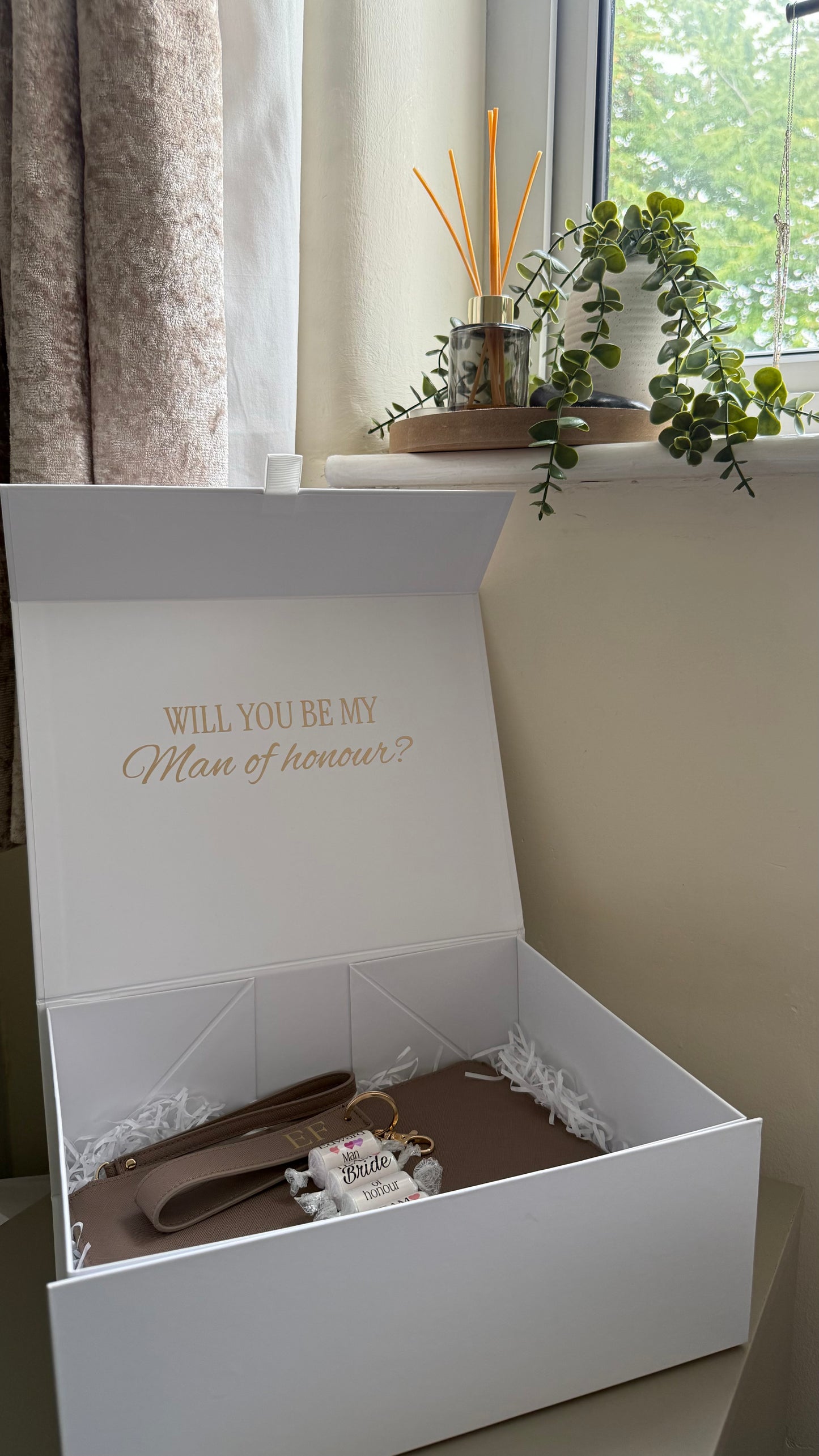 Customised laminated magnetic bridesmaid gift boxes