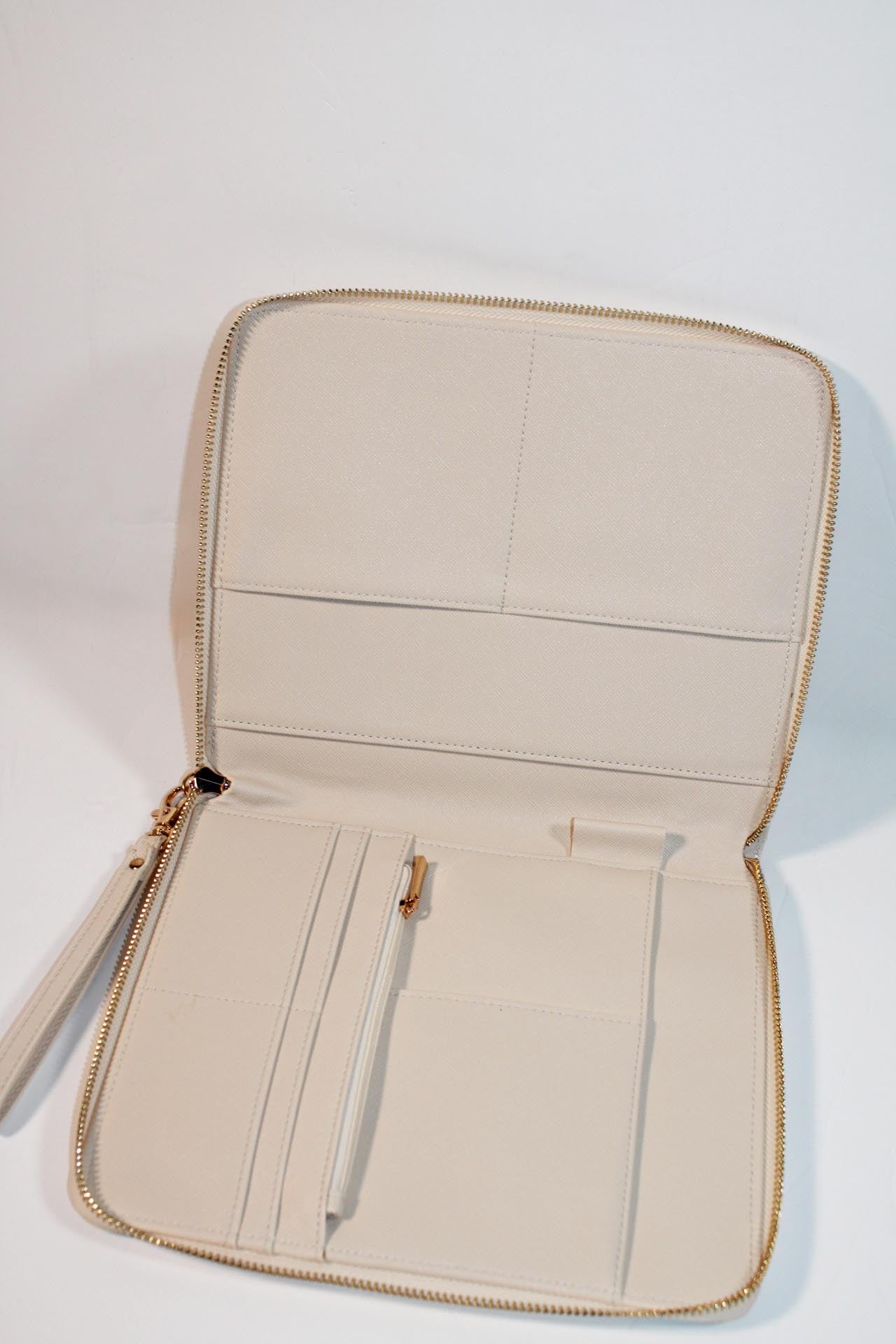 Family travel organiser