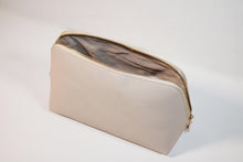 Load image into Gallery viewer, Oyster makeup bag
